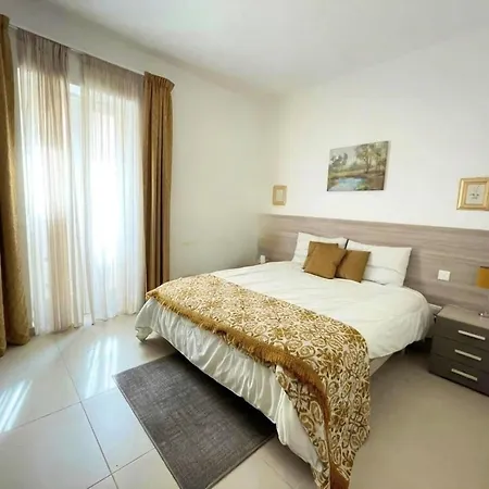 Apartment Stylish 3 Bedroom In The Heart Of 10 *