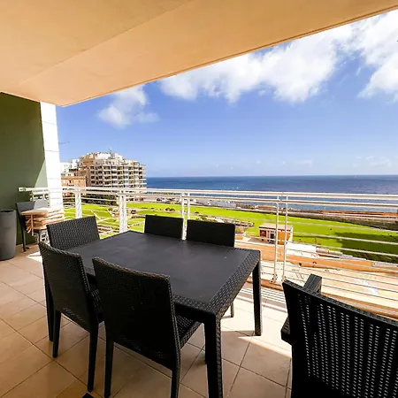 Stylish 3 Bedroom In The Heart Of 10 Apartment