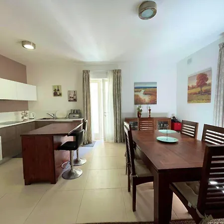 Apartment Stylish 3 Bedroom In The Heart Of 10