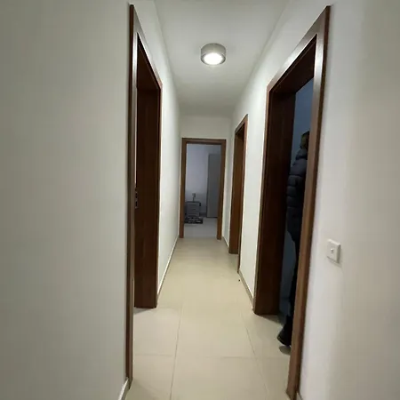Apartment Stylish 3 Bedroom In The Heart Of 10 *
