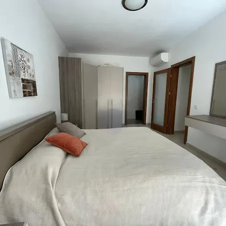 Stylish 3 Bedroom In The Heart Of 10 Apartment Sliema