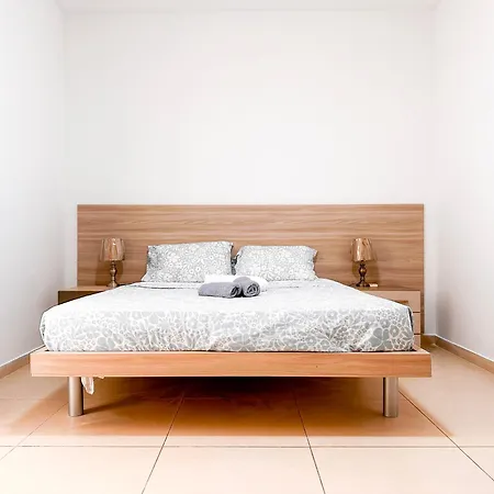 Stylish 3 Bedroom In The Heart Of S10 Apartmán Sliema