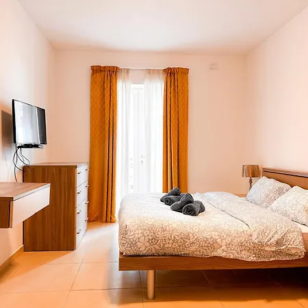 Stylish 3 Bedroom In The Heart Of 10 Apartament Sliema