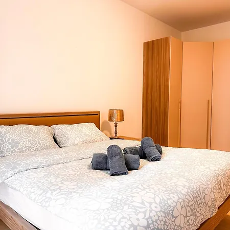 Apartmán Stylish 3 Bedroom In The Heart Of S10 Sliema