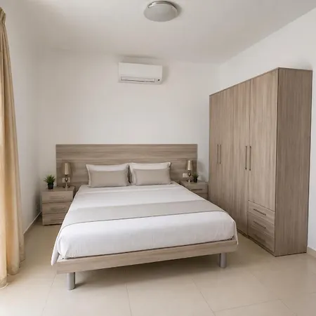 The Enigma - Sea View 10 Apartment
