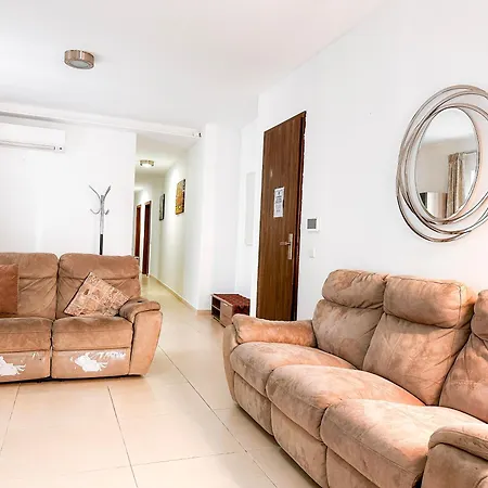Stylish 3 Bedroom In The Heart Of 10